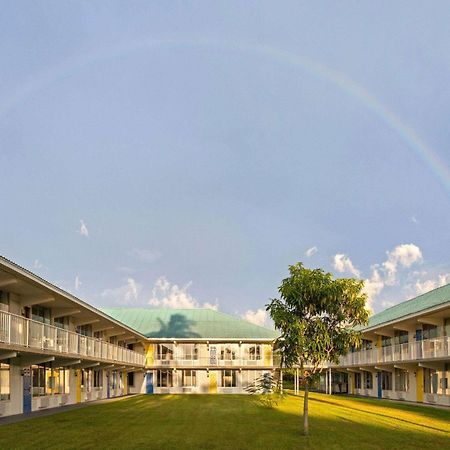 Days Inn By Wyndham Fort Pierce Midtown Exteriör bild